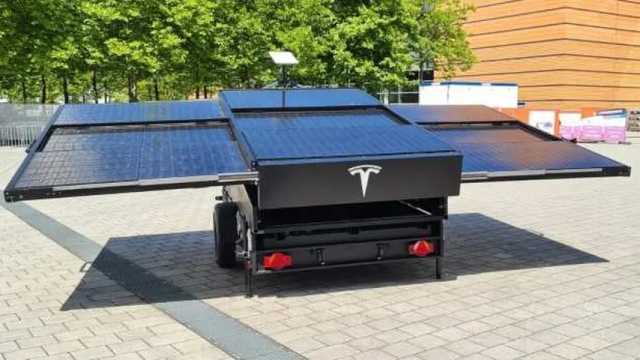 Tesla ha presentado un remolque con paneles solares para cargar los coches eléctricos. (Foto: Tesla)