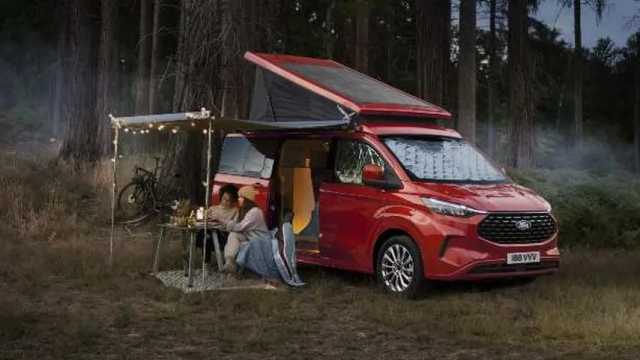 Ford Transit Custom Nugget: furgoneta camper electrificada, versátil, con tecnología avanzada y diseño renovado.